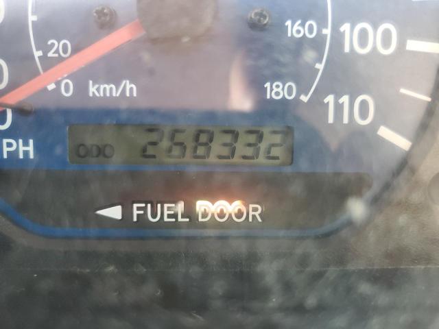 Photo 8 from auction – 2002 TOYOTA SIENNA LE with VIN 4T3ZF13C02U433723