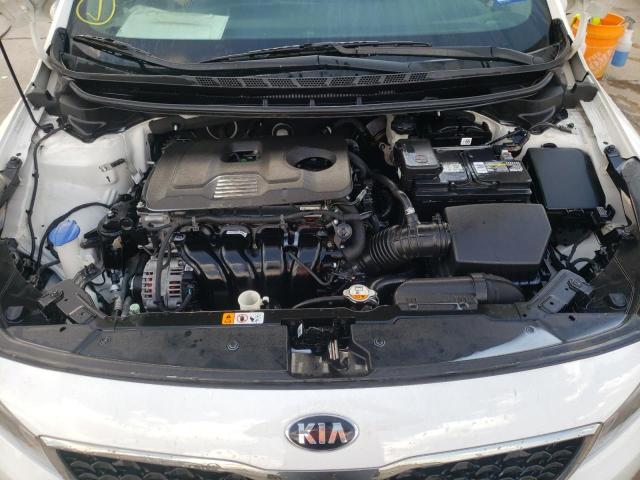 Photo 7 from auction – 2017 KIA FORTE LX with VIN 3KPFK4A72HE029669