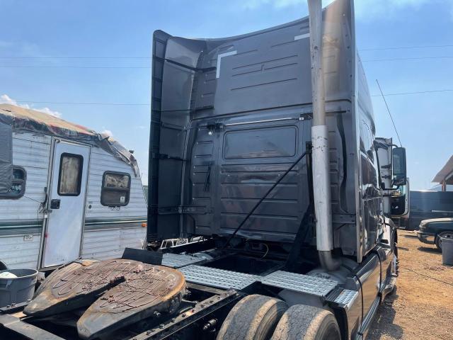 Photo 3 from auction – 2020 VOLVO VN VNL with VIN 4V4NC9EH7LN242523