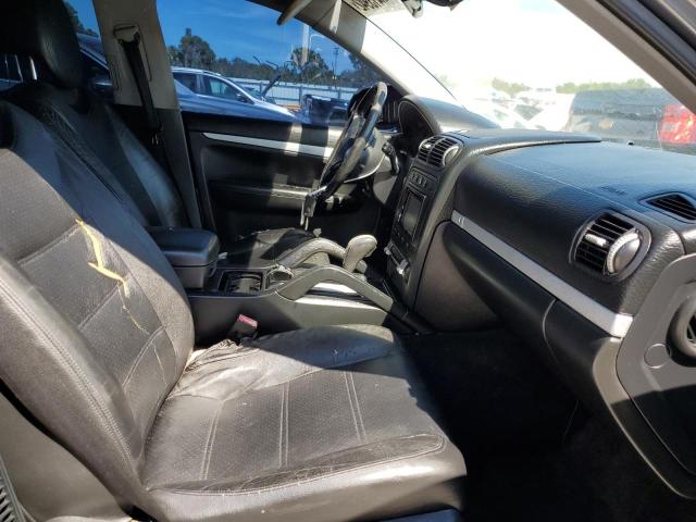 Photo 5 from auction – 2005 PORSCHE CAYENNE with VIN WP1AA29P85LA20322