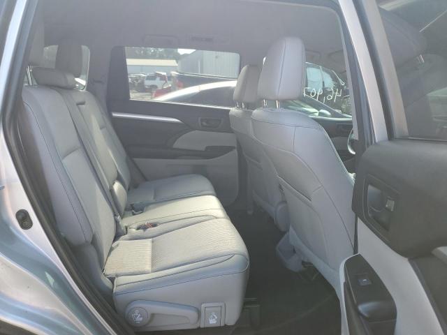Photo 6 from auction – 2018 TOYOTA HIGHLANDER with VIN 5TDZZRFH9JS277212