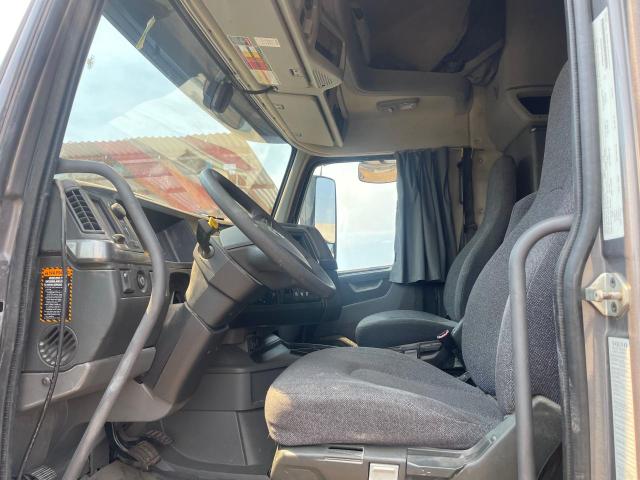 Photo 5 from auction – 2020 VOLVO VN VNL with VIN 4V4NC9EH7LN242523
