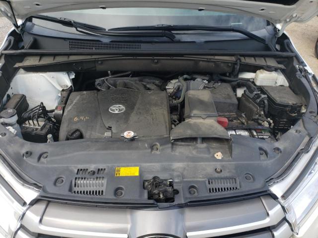 Photo 7 from auction – 2017 TOYOTA HIGHLANDER with VIN 5TDKZRFH2HS189467