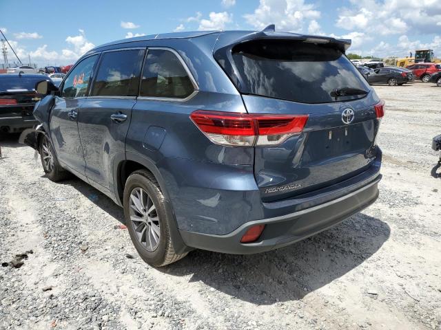 Photo 3 from auction – 2017 TOYOTA HIGHLANDER with VIN 5TDJZRFH8HS518684