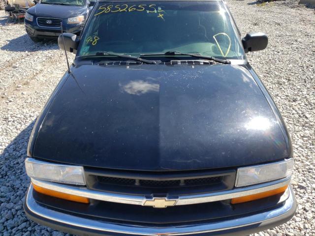 Photo 7 from auction – 2001 CHEVROLET BLAZER with VIN 1GNDT13WX12202811