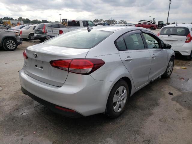 Photo 4 from auction – 2017 KIA FORTE LX with VIN 3KPFK4A70HE090941