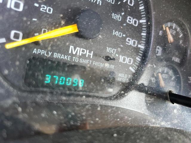 Photo 8 from auction – 2001 CHEVROLET SILVERADO with VIN 1GCEK19T11E145443