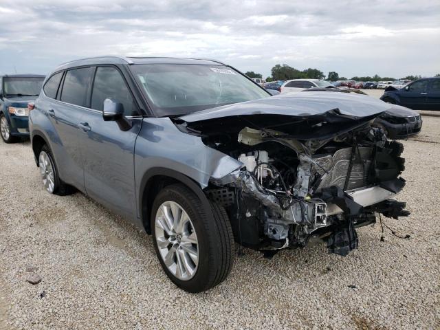 TOYOTA HIGHLANDER 2022 with VIN 5TDYARAHXNS013836 - Photo from auction