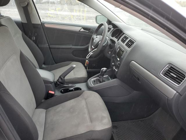 Photo 5 from auction – 2017 VOLKSWAGEN JETTA S with VIN 3VW2B7AJ8HM318893