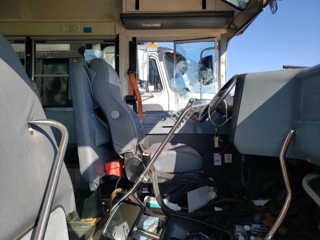Photo 5 from auction – 2013 IC CORPORATION 3000 CE with VIN 4DRBUSKN1DB240598