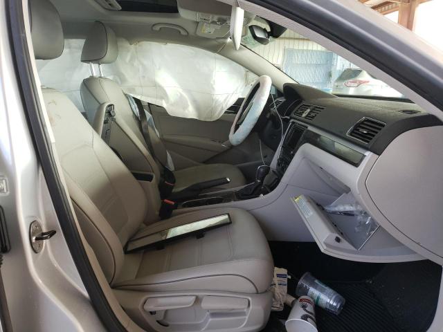Photo 5 from auction – 2016 VOLKSWAGEN PASSAT SE with VIN 1VWBT7A30GC063977