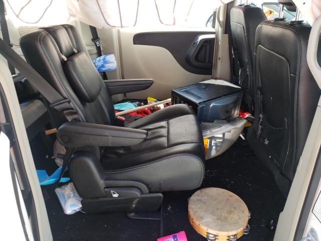 Photo 6 from auction – 2013 CHRYSLER TOWN & COU with VIN 2C4RC1BG5DR742680