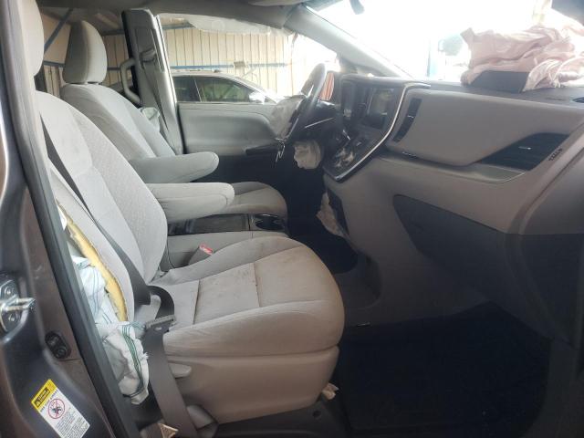 Photo 5 from auction – 2017 TOYOTA SIENNA LE with VIN 5TDKZ3DC3HS792643