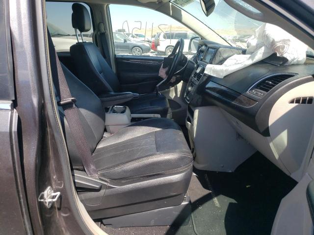 Photo 5 from auction – 2016 CHRYSLER TOWN & COU with VIN 2C4RC1BG9GR186068