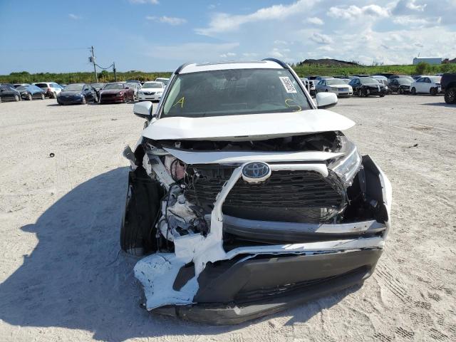 Photo 9 from auction – 2021 TOYOTA RAV4 XLE with VIN 2T3W1RFVXMC154135