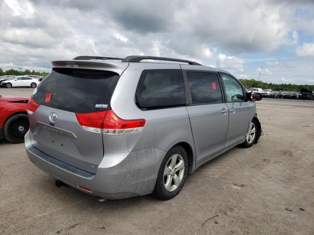 Photo 4 from auction – 2014 TOYOTA SIENNA LE with VIN 5TDKK3DC4ES419577