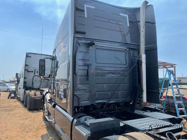Photo 4 from auction – 2020 VOLVO VN VNL with VIN 4V4NC9EH7LN242523