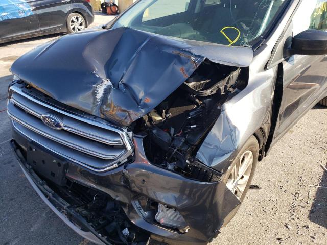 Photo 9 from auction – 2017 FORD ESCAPE SE with VIN 1FMCU0GDXHUD37219