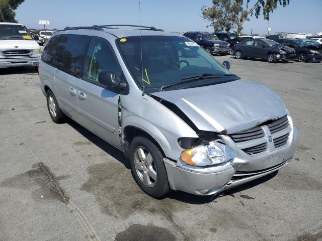 DODGE GRAND CARA 2005 with VIN 2D4GP44L55R329055 - Photo from auction
