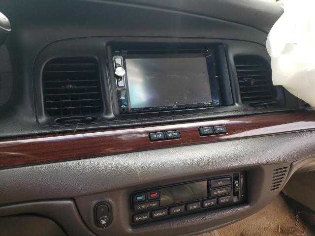 Photo 9 from auction – 2011 FORD CROWN VICT with VIN 2FABP7EV6BX128531