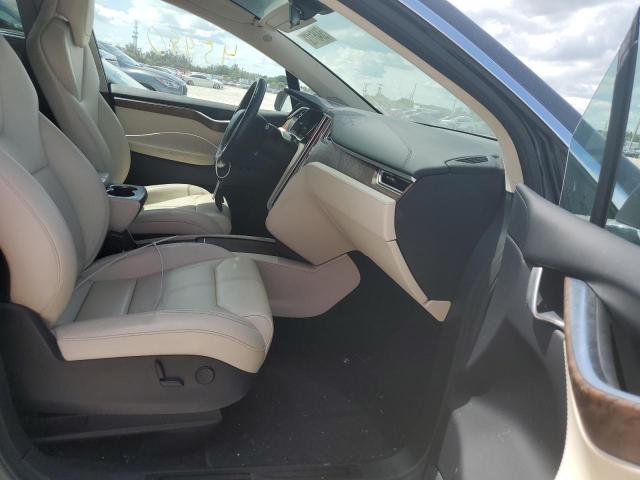 Photo 5 from auction – 2017 TESLA MODEL X with VIN 5YJXCAE29HF063827