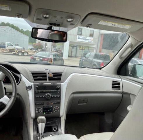 Photo 9 from auction – 2011 CHEVROLET TRAVERSE L with VIN 1GNKRJED5BJ152246
