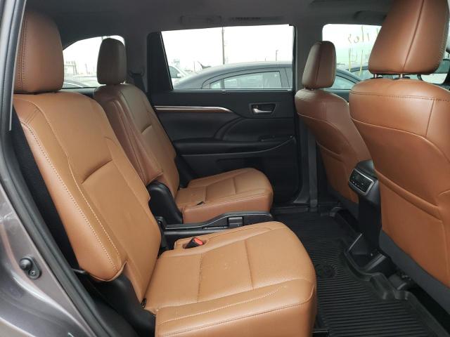Photo 6 from auction – 2019 TOYOTA HIGHLANDER with VIN 5TDDZRFHXKS747758