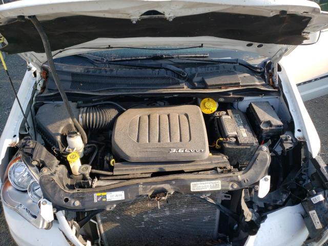 Photo 7 from auction – 2014 CHRYSLER TOWN & COU with VIN 2C4RC1BGXER375650