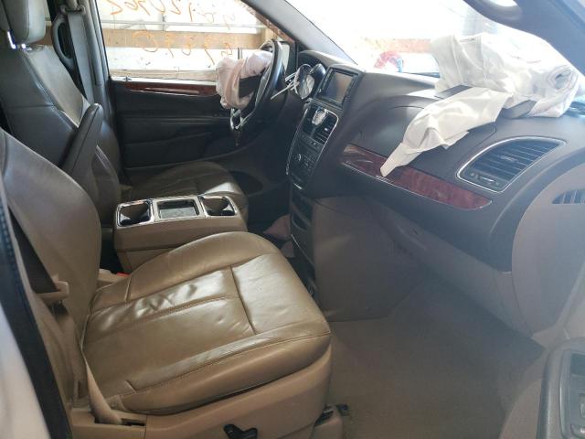 Photo 5 from auction – 2015 CHRYSLER TOWN & COU with VIN 2C4RC1GG6FR574222
