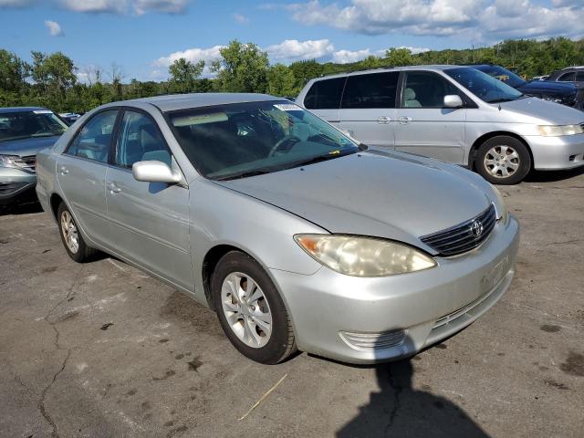 TOYOTA CAMRY LE 2005 with VIN 4T1BF32K65U591003 - Photo from auction