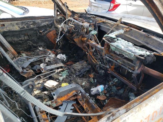 Photo 5 from auction – 2000 CHEVROLET SILVERADO with VIN 2GCEC19T2Y1136355