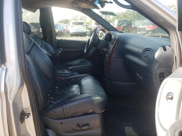 Photo 5 from auction – 2001 CHRYSLER TOWN & COU with VIN 2C8GP54L61R205694