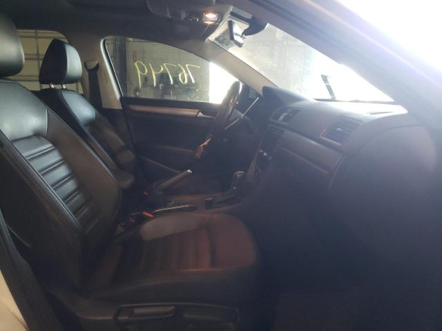 Photo 5 from auction – 2015 VOLKSWAGEN PASSAT SE with VIN 1VWBT7A39FC007020