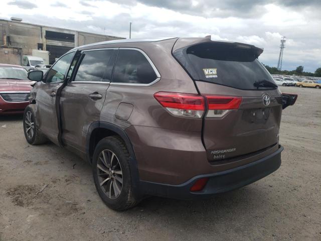 Photo 3 from auction – 2017 TOYOTA HIGHLANDER with VIN 5TDJZRFH2HS385579