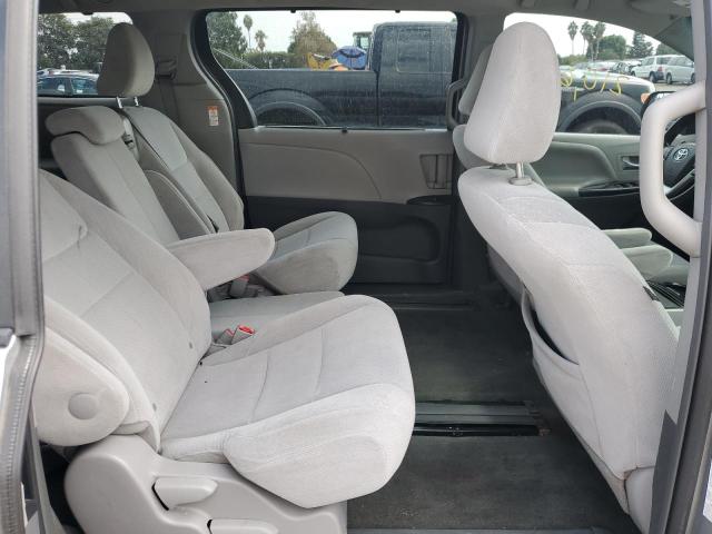 Photo 6 from auction – 2015 TOYOTA SIENNA LE with VIN 5TDKK3DC4FS634152
