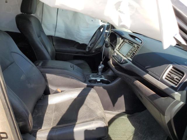 Photo 5 from auction – 2017 TOYOTA HIGHLANDER with VIN 5TDDZRFHXHS376920