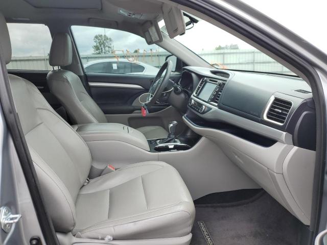 Photo 5 from auction – 2016 TOYOTA HIGHLANDER with VIN 5TDKKRFH6GS138329