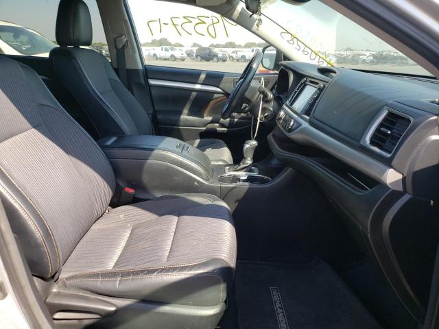 Photo 5 from auction – 2017 TOYOTA HIGHLANDER with VIN 5TDZZRFH4HS198864
