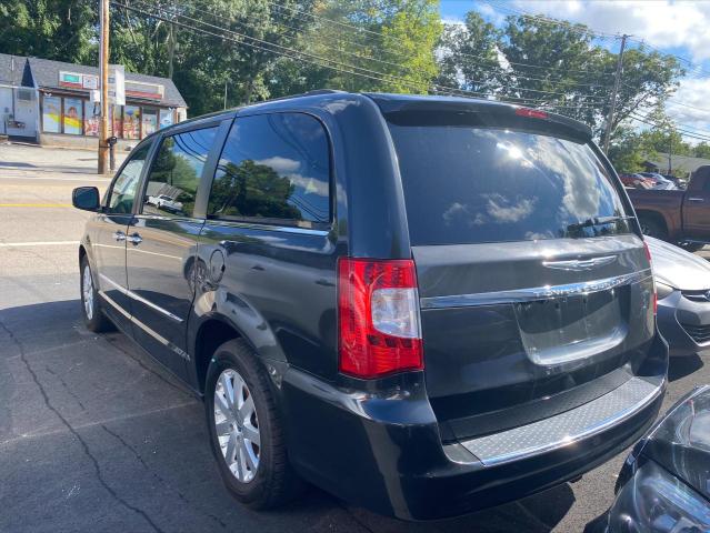 Photo 2 from auction – 2012 CHRYSLER TOWN & COU with VIN 2C4RC1CG6CR175957