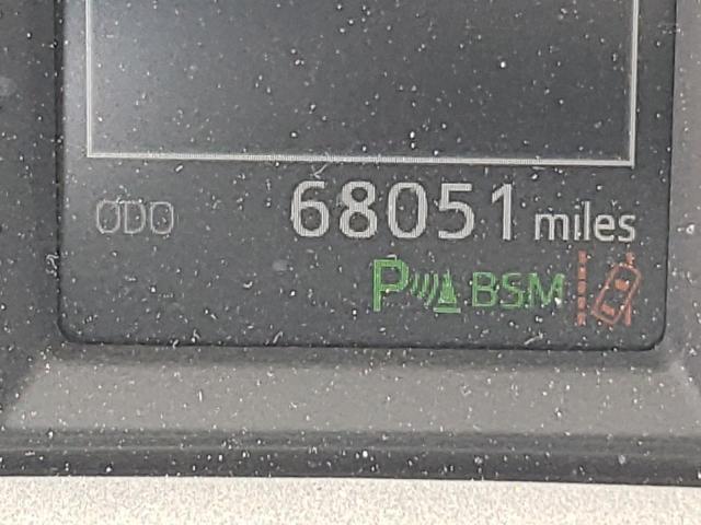 Photo 8 from auction – 2017 TOYOTA RAV4 LIMIT with VIN 2T3DFREVXHW543324