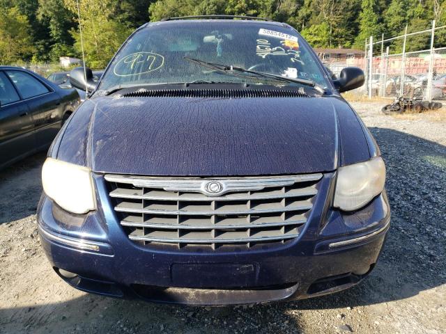 Photo 9 from auction – 2005 CHRYSLER TOWN & COU with VIN 2C4GP54L95R101238
