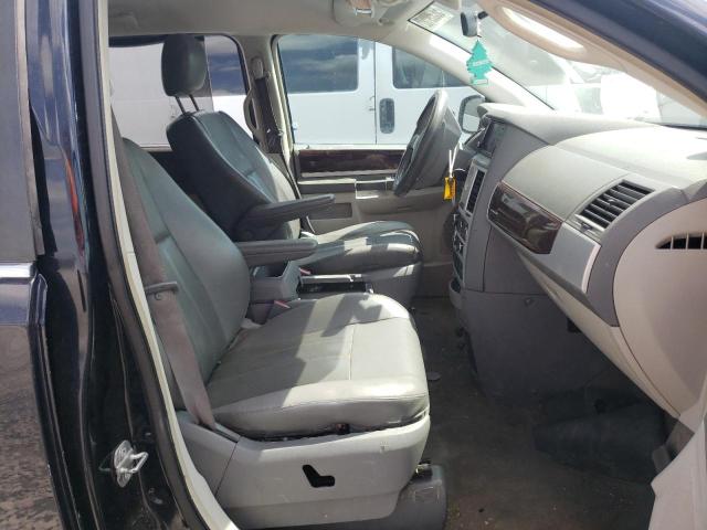 Photo 5 from auction – 2010 CHRYSLER TOWN & COU with VIN 2A4RR5D18AR188300
