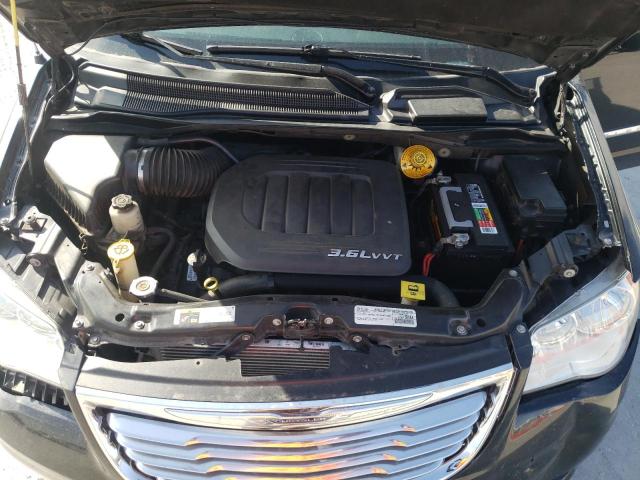 Photo 7 from auction – 2016 CHRYSLER TOWN & COU with VIN 2C4RC1BG9GR289670