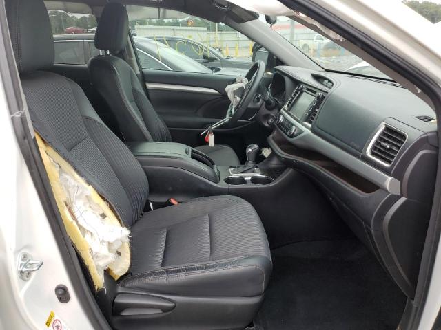 Photo 5 from auction – 2016 TOYOTA HIGHLANDER with VIN 5TDZKRFH9GS150005