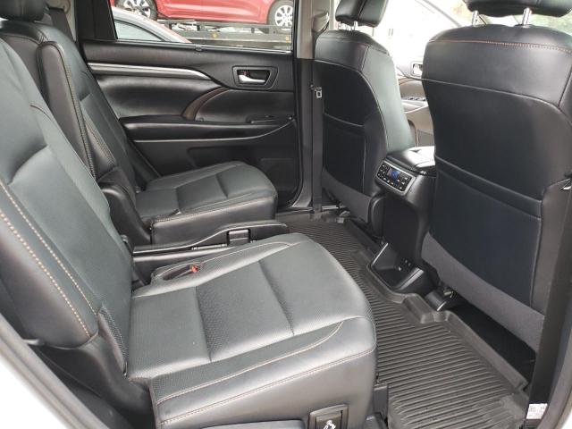 Photo 6 from auction – 2018 TOYOTA HIGHLANDER with VIN 5TDDGRFH6JS046333