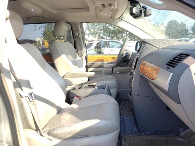 Photo 5 from auction – 2010 CHRYSLER TOWN & COU with VIN 2A4RR6DX7AR133251