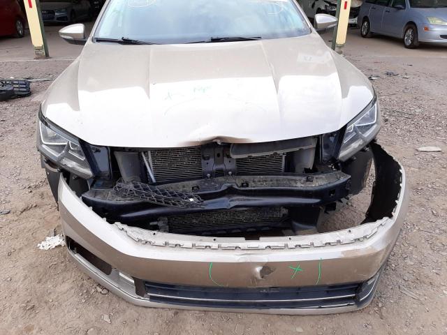 Photo 9 from auction – 2016 VOLKSWAGEN PASSAT with VIN 1VWAT7A30GC038444