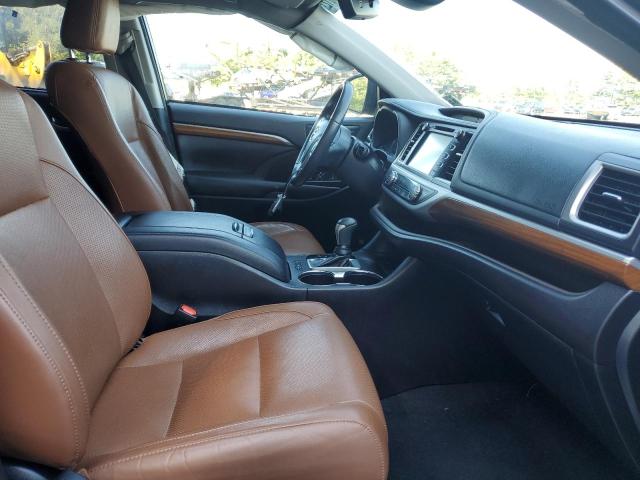 Photo 5 from auction – 2018 TOYOTA HIGHLANDER with VIN 5TDDZRFH0JS904891