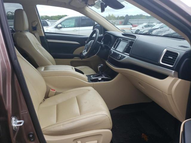 Photo 5 from auction – 2017 TOYOTA HIGHLANDER with VIN 5TDJZRFH2HS385579
