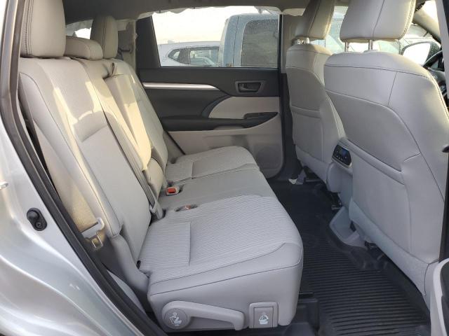 Photo 6 from auction – 2017 TOYOTA HIGHLANDER with VIN 5TDBZRFHXHS399430